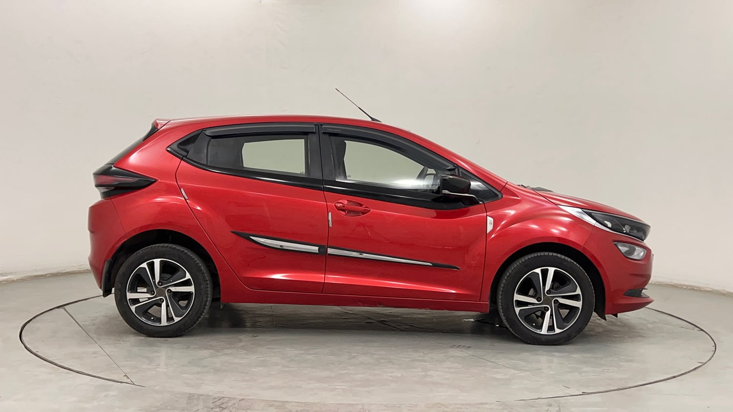 Used 2021 Tata Altroz XZ Petrol Petrol Manual exterior RIGHT SIDE VIEW