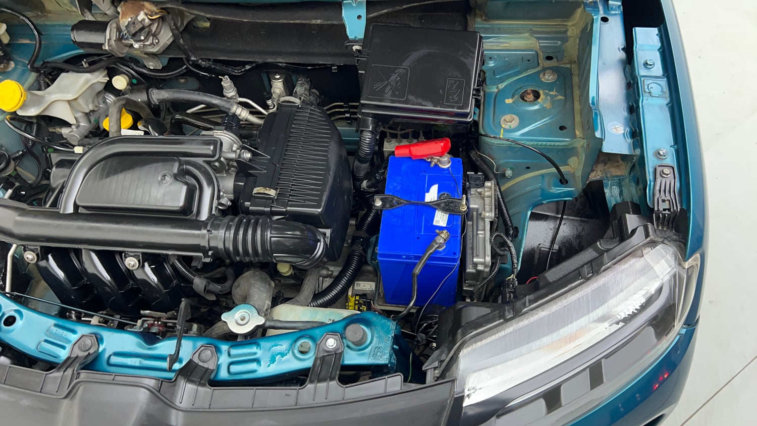 Used 2021 Renault Kwid RXT 1.0 AMT Opt Petrol Automatic engine ENGINE LEFT SIDE VIEW