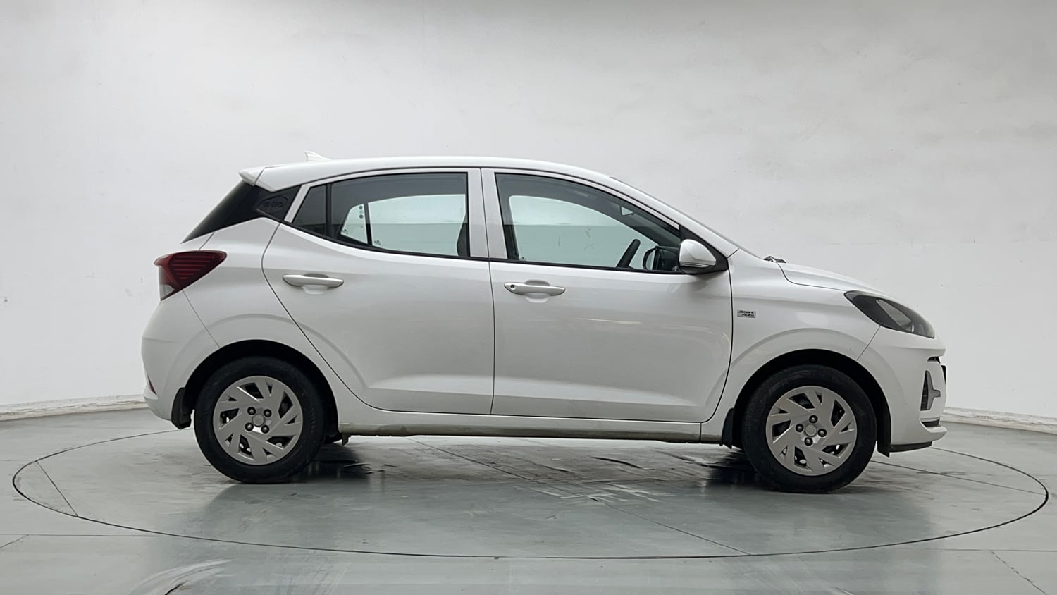 Used 2024 Hyundai Grand i10 Nios Magna 1.2 Kappa AMT Petrol Automatic exterior RIGHT SIDE VIEW
