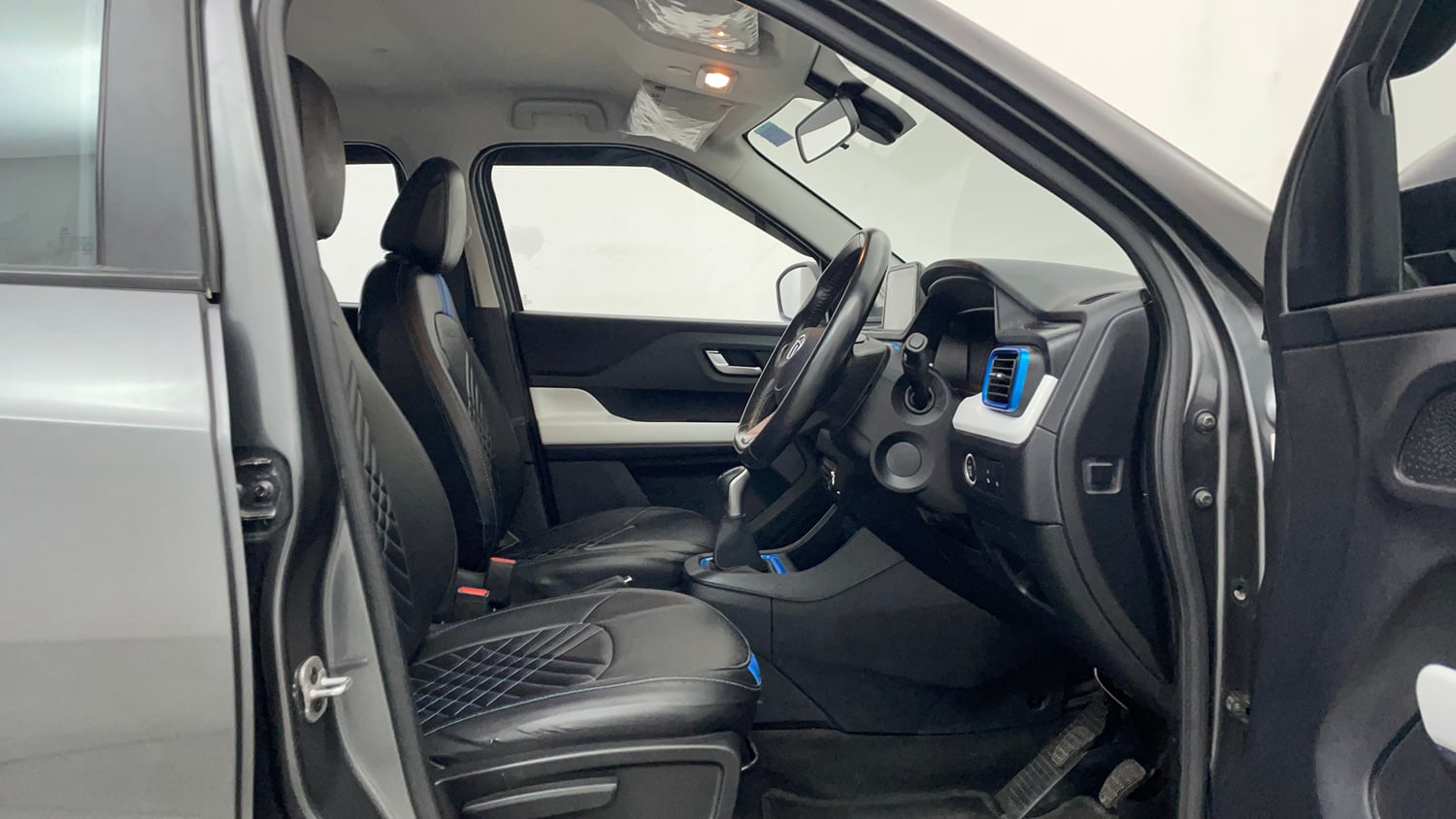Used 2022 Tata Punch Creative Dual Tone Petrol Manual interior RIGHT SIDE FRONT DOOR CABIN VIEW