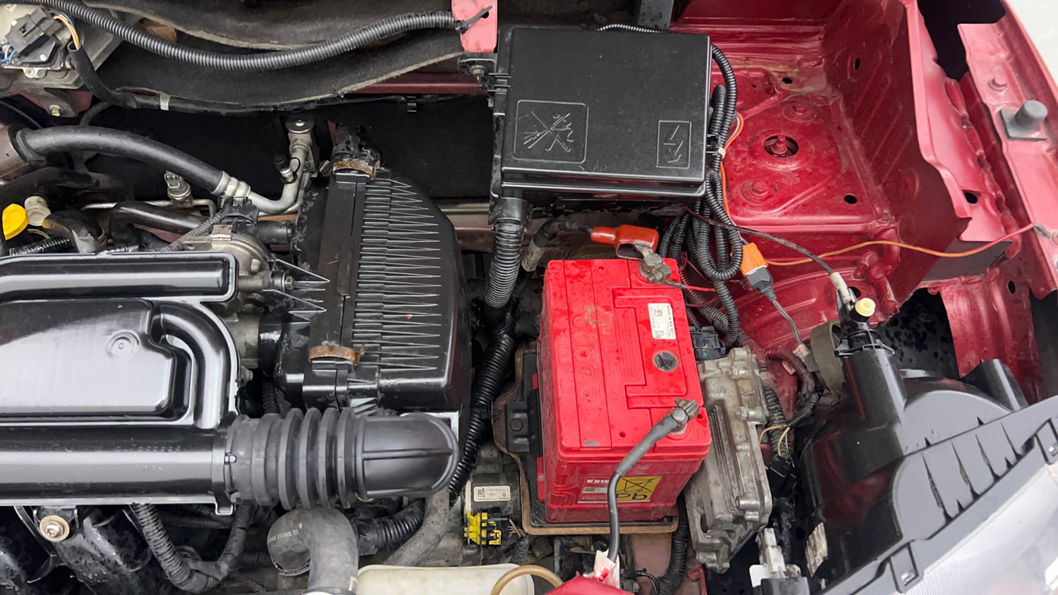Used 2018 Renault Kwid 1.0 RXT AMT Petrol Automatic engine ENGINE LEFT SIDE VIEW