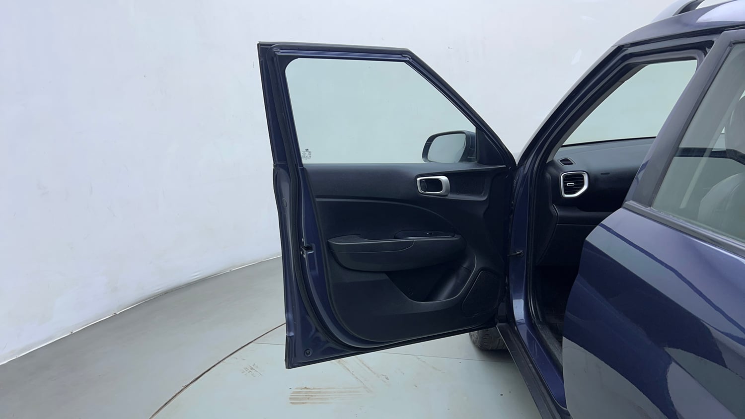 Used 2019 Hyundai Venue SX Plus 1.0 Turbo DCT Petrol Automatic interior LEFT FRONT DOOR OPEN VIEW