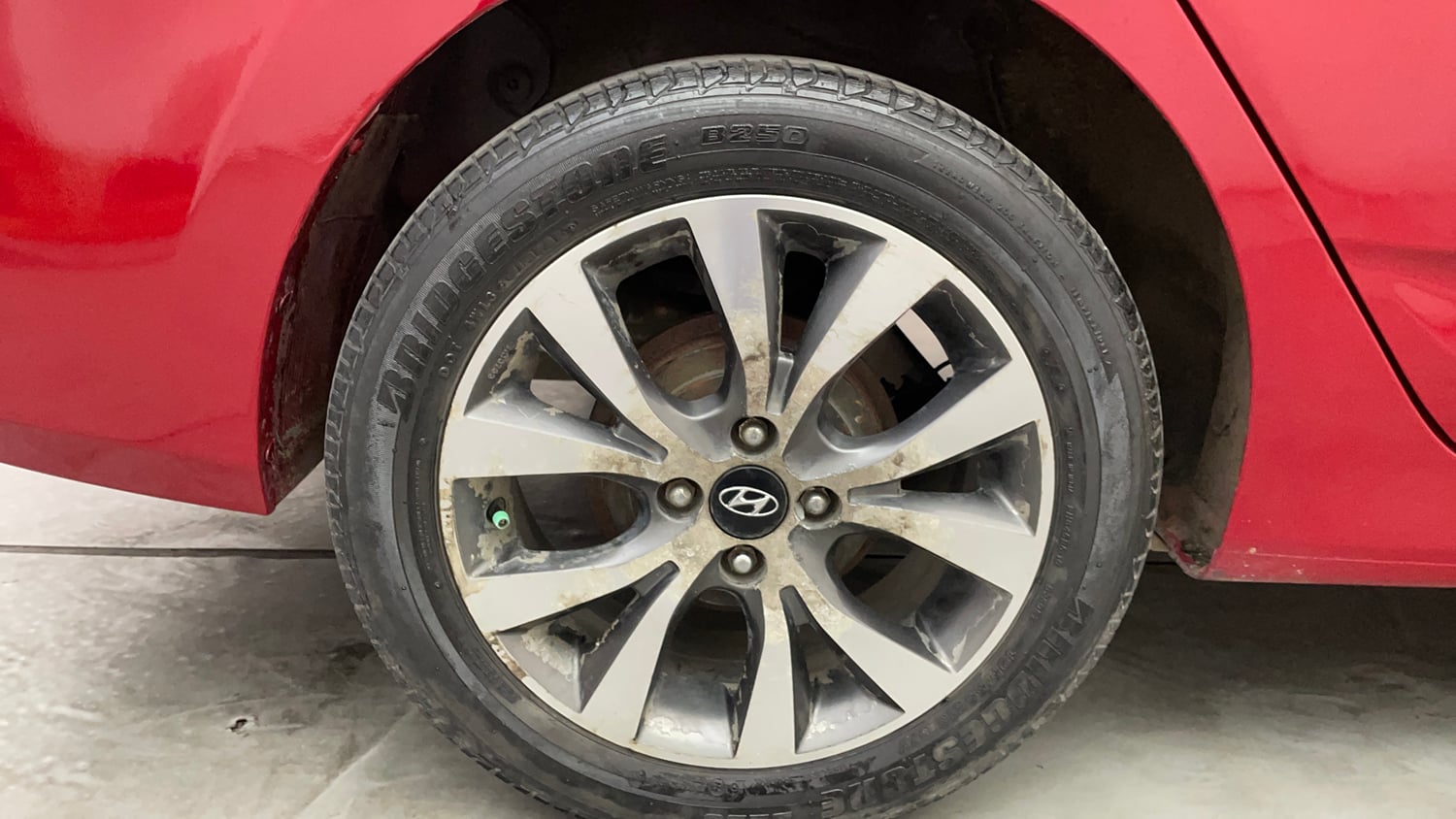 Used 2016 Hyundai Verna 1.6 VTVT SX Petrol Manual tyres RIGHT REAR TYRE RIM VIEW