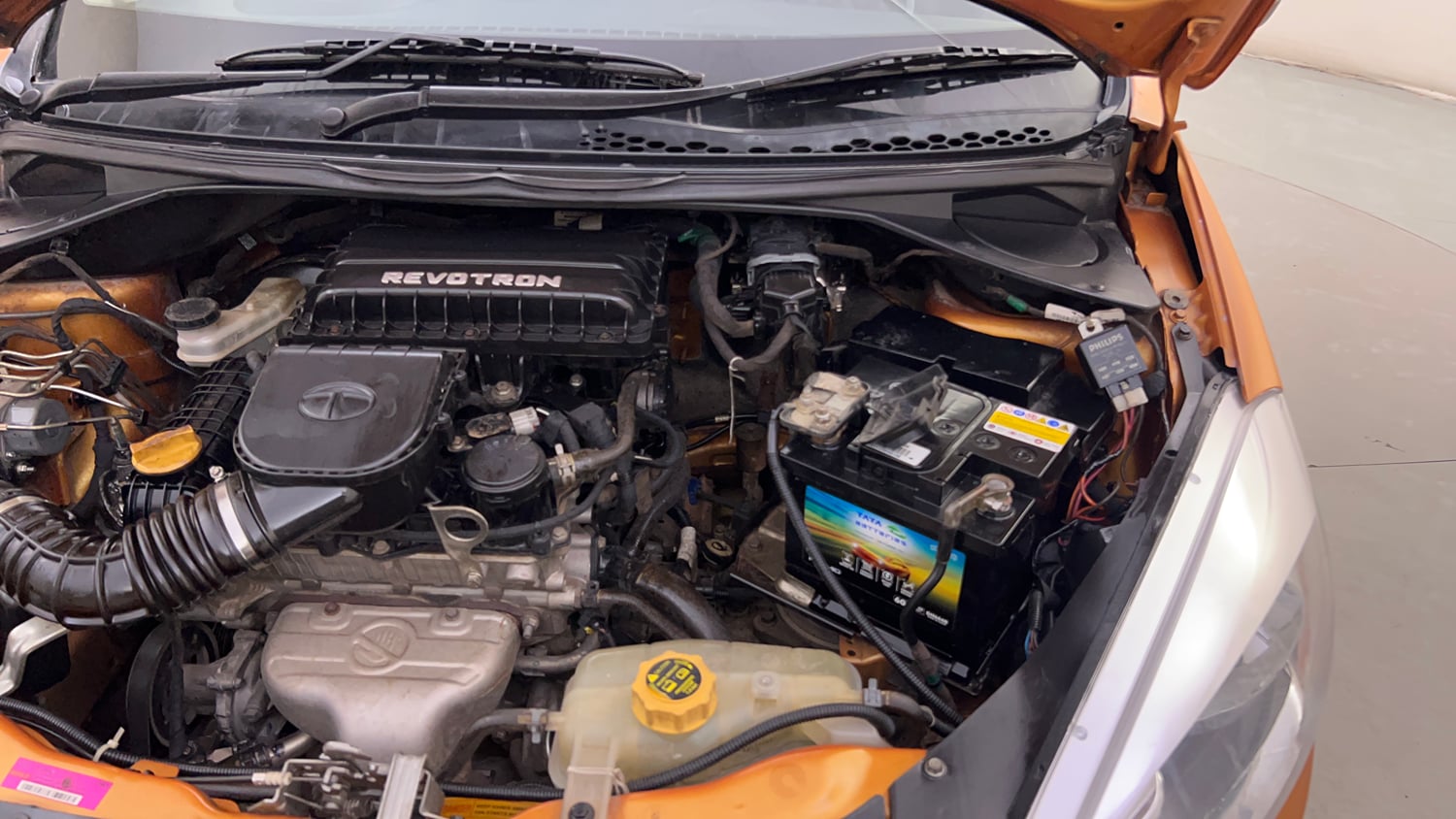 Used 2018 Tata Tiago Revotron XZ Petrol Manual engine ENGINE LEFT SIDE HINGE & APRON VIEW
