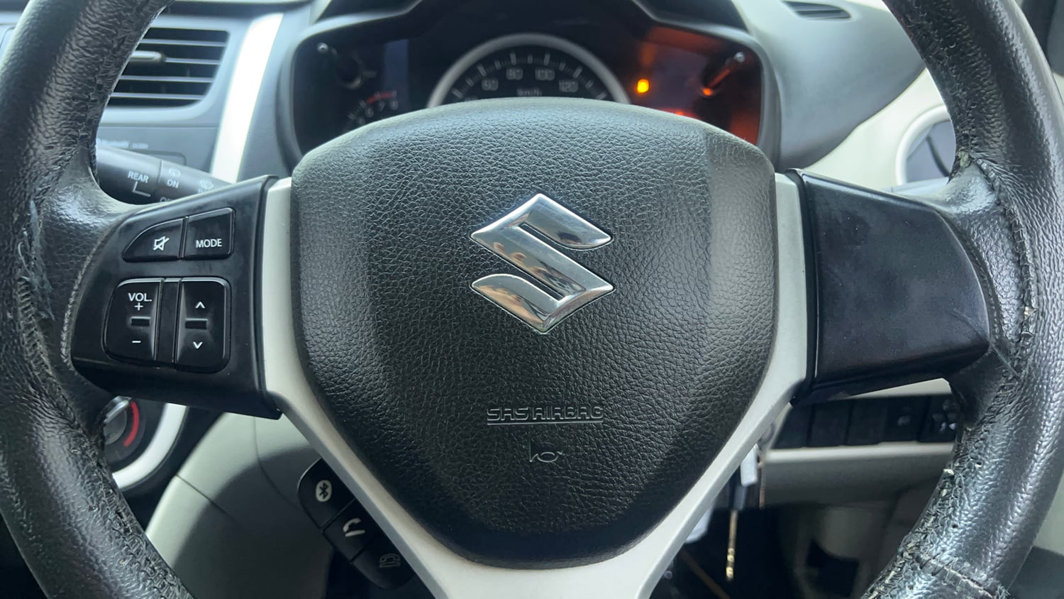 Used 2016 Maruti Suzuki Celerio ZXi AMT Petrol Automatic top_features Airbags