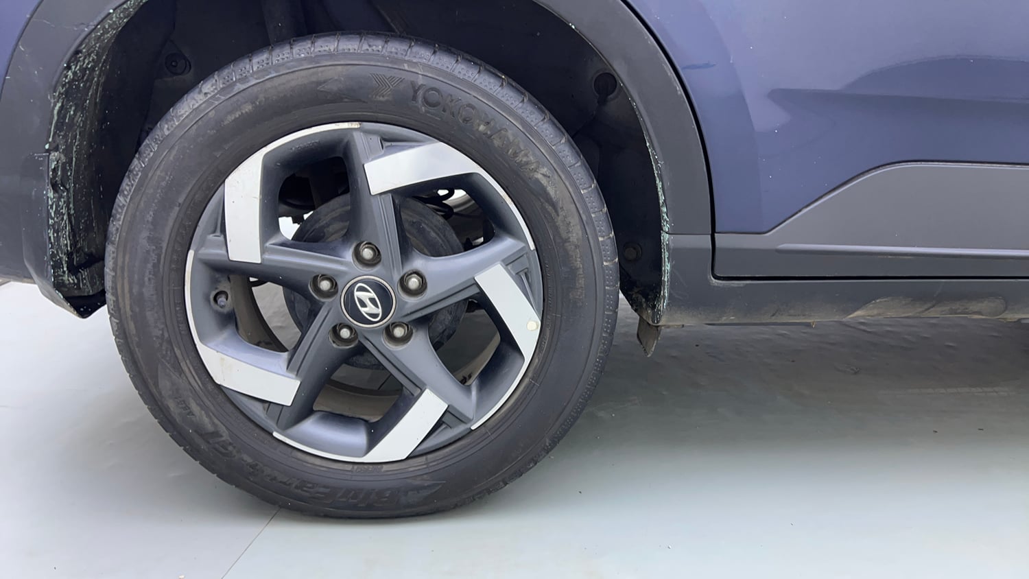Used 2019 Hyundai Venue SX Plus 1.0 Turbo DCT Petrol Automatic tyres RIGHT REAR TYRE RIM VIEW