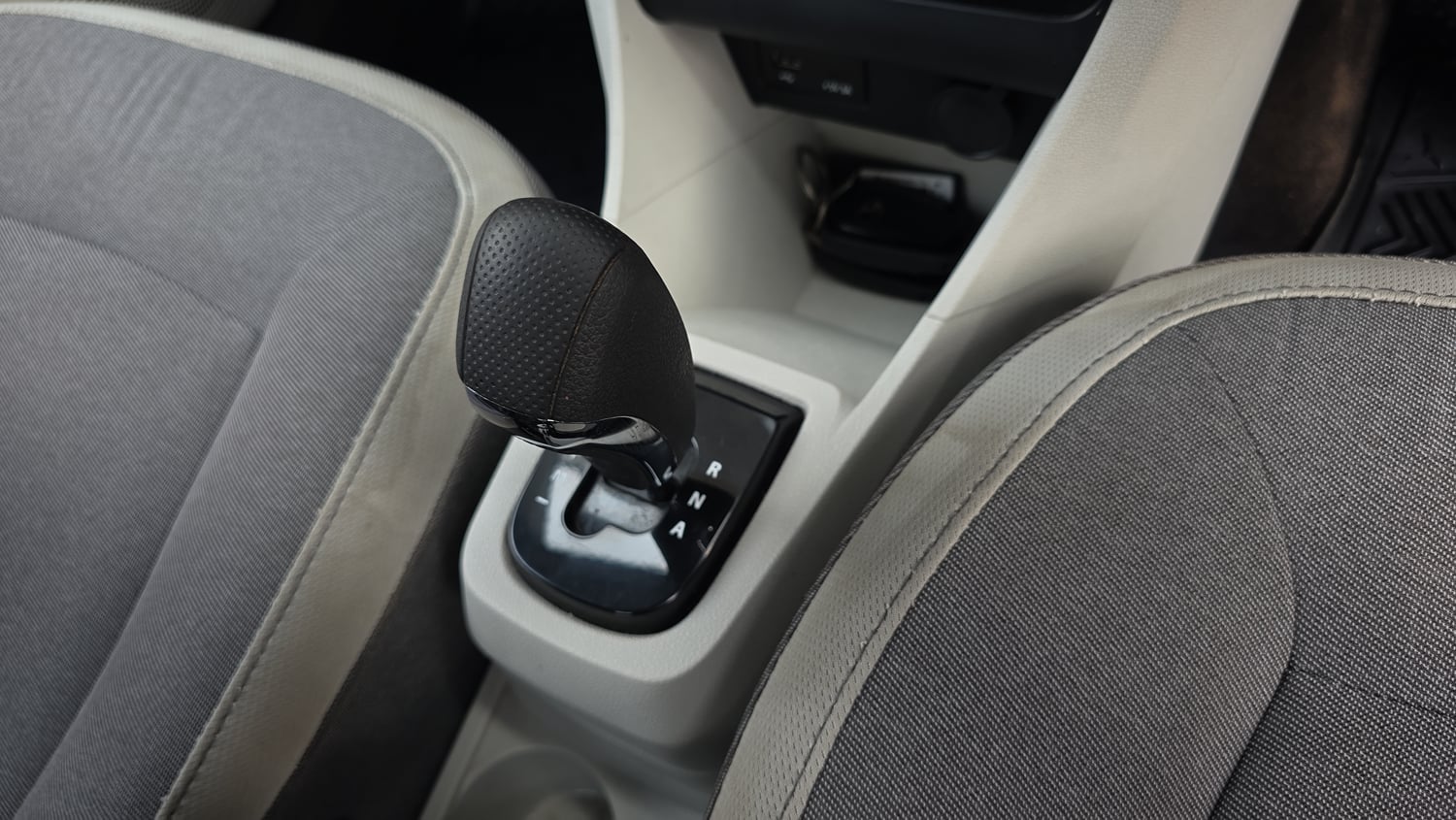 Used 2025 Tata Tigor XZA Plus iCNG Cng Automatic interior GEAR  KNOB VIEW
