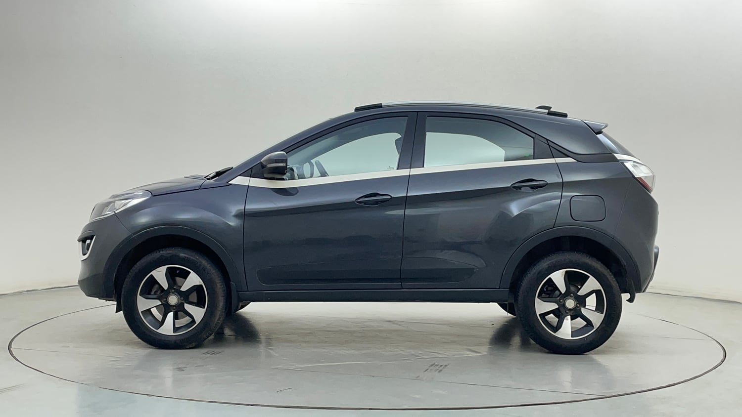 Used 2019 Tata Nexon XZ Plus Diesel Diesel Manual exterior LEFT SIDE VIEW