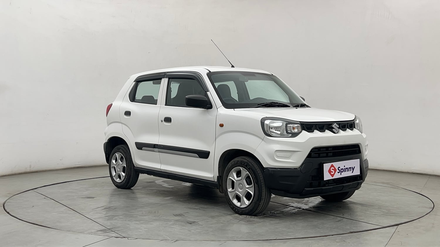 Used 2023 Maruti Suzuki S-Presso VXi Petrol Manual exterior RIGHT FRONT CORNER VIEW