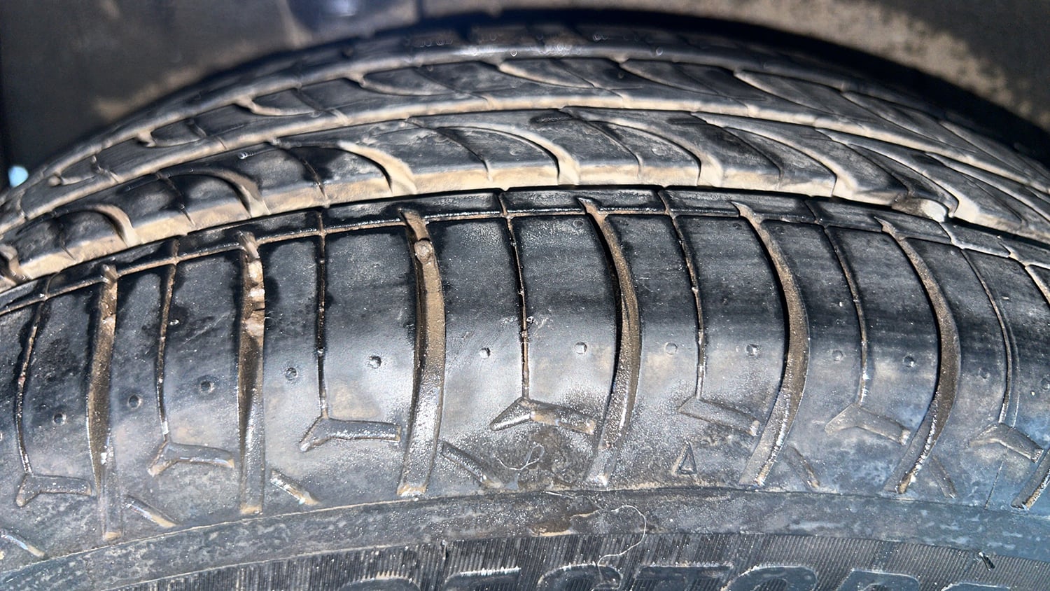 Used 2018 Maruti Suzuki Ignis Delta 1.2 AMT Petrol Automatic tyres RIGHT REAR TYRE TREAD VIEW