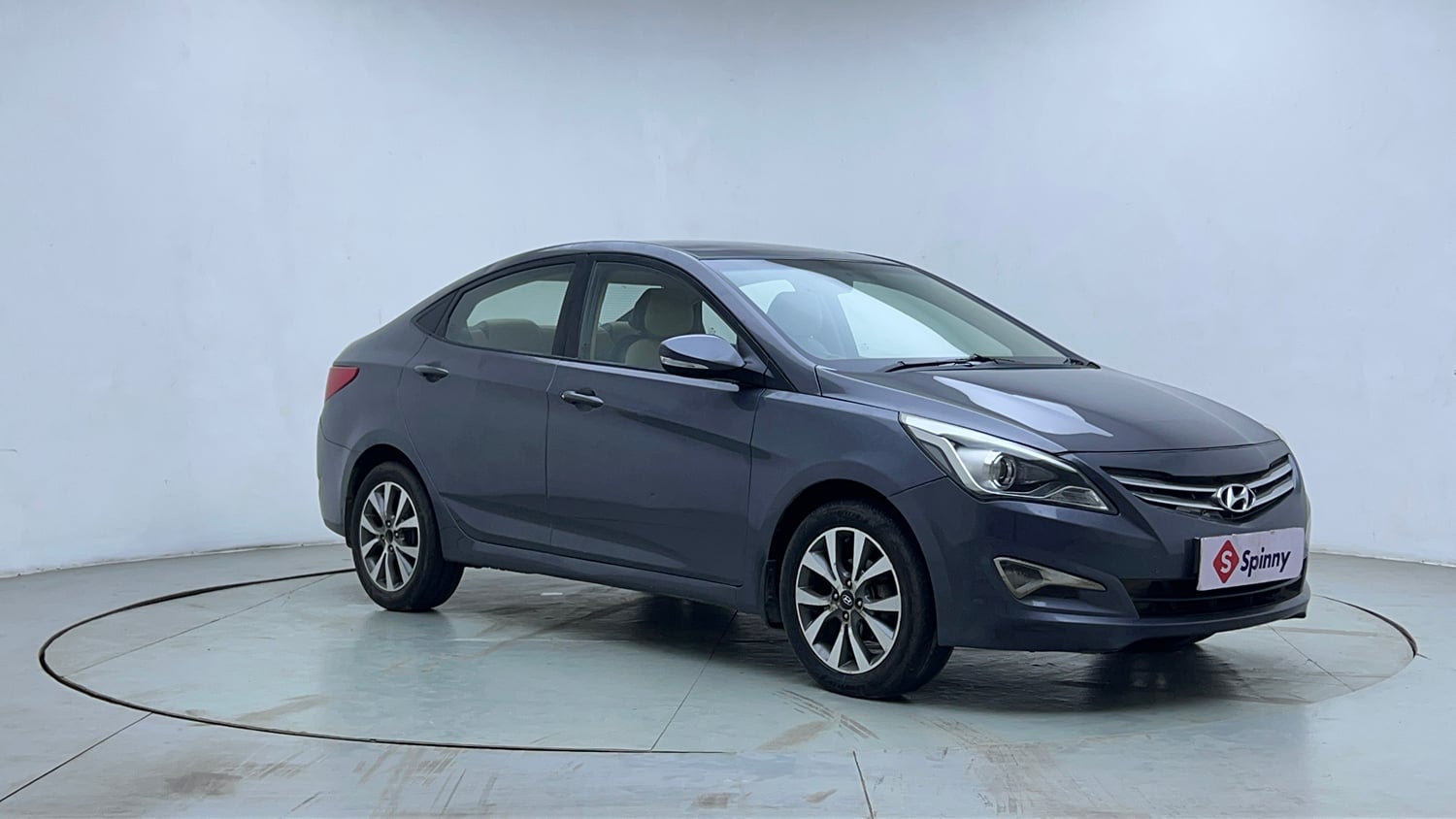 Used 2016 Hyundai Verna 1.6 VTVT SX AT Petrol Automatic exterior RIGHT FRONT CORNER VIEW