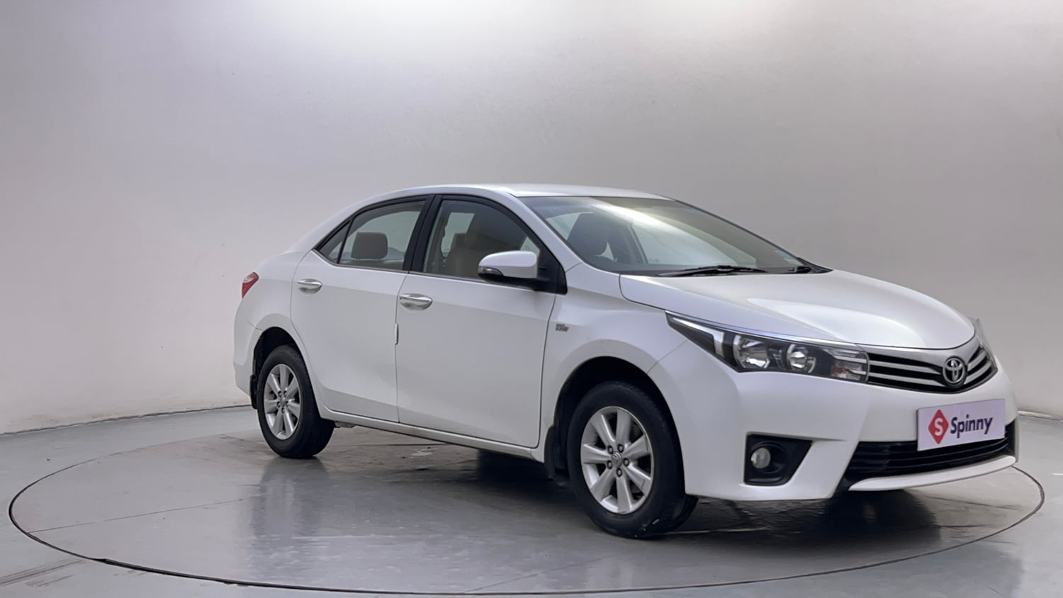 Used 2015 Toyota Corolla Altis G Petrol Petrol Manual exterior RIGHT FRONT CORNER VIEW