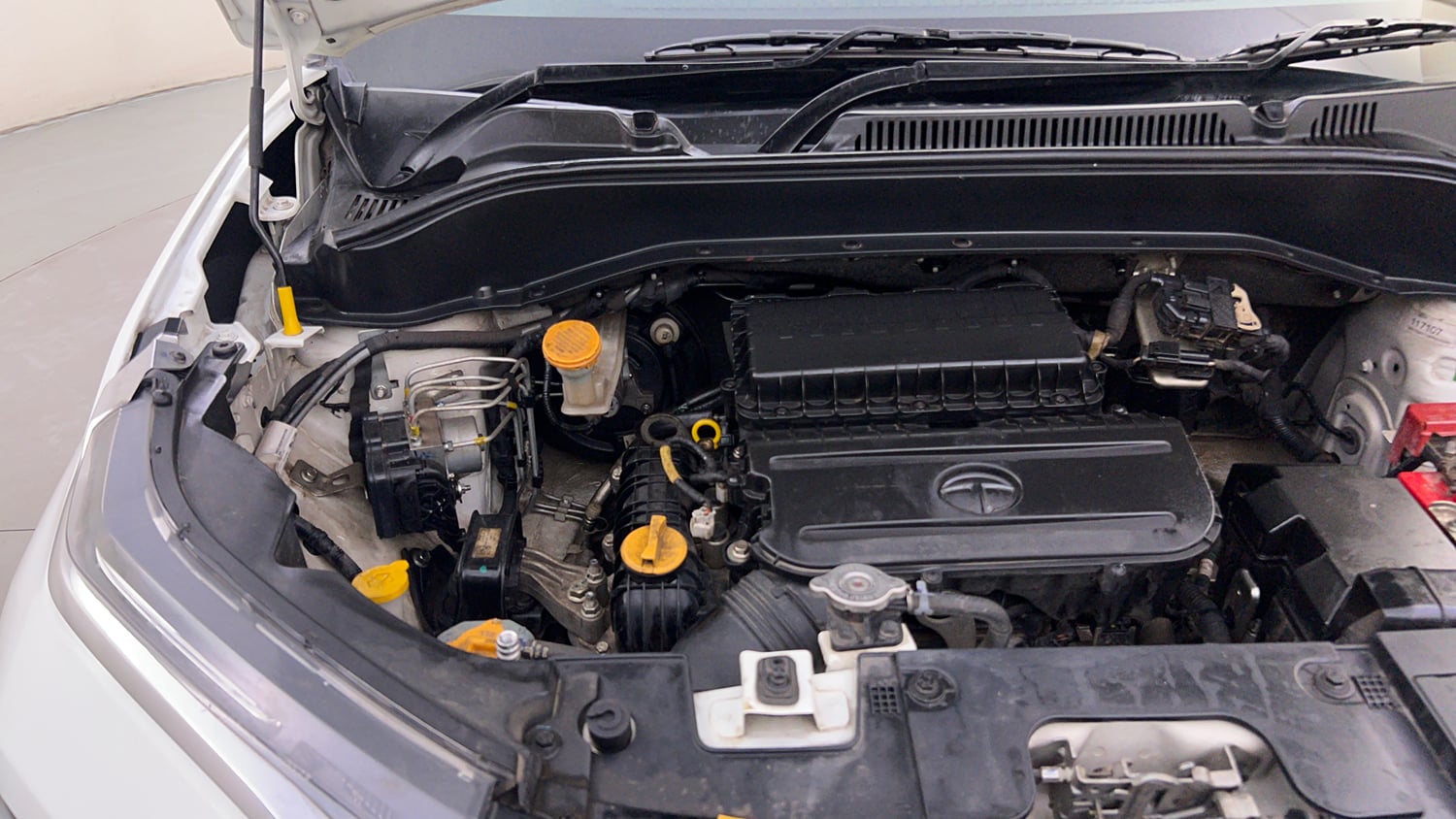 Used 2022 Tata Punch Creative AMT Petrol Automatic engine ENGINE RIGHT SIDE HINGE & APRON VIEW