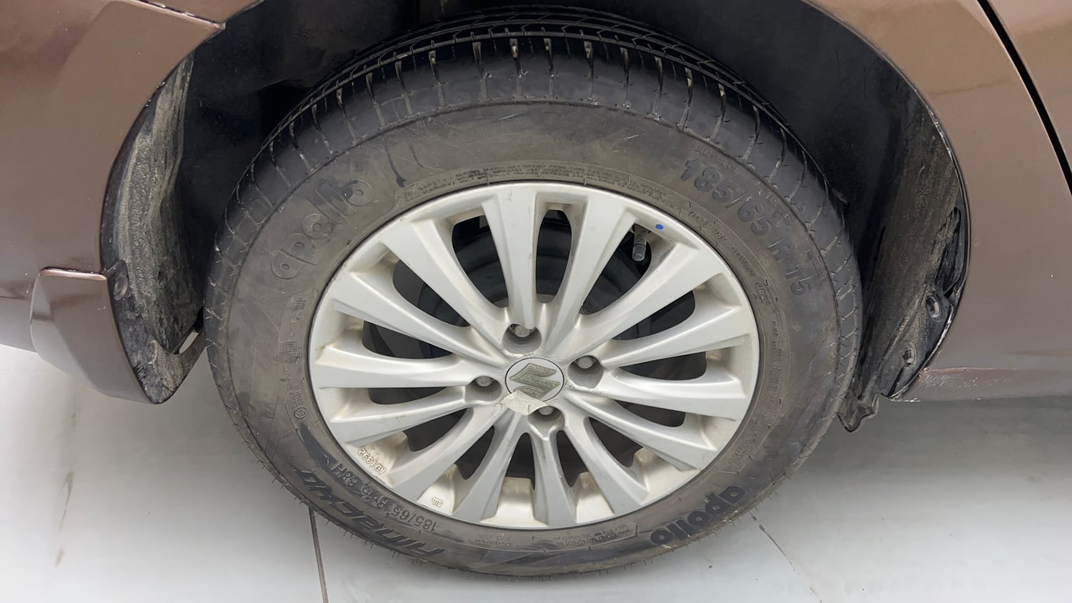 Used 2016 Maruti Suzuki Ciaz ZXi Petrol Manual tyres RIGHT REAR TYRE RIM VIEW