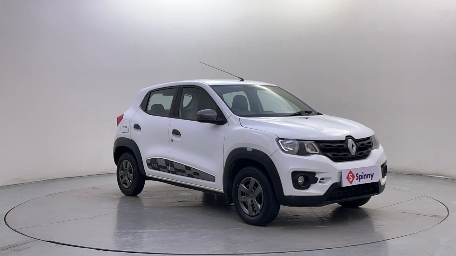Used 2017 Renault Kwid 1.0 RXT Petrol Manual exterior RIGHT FRONT CORNER VIEW