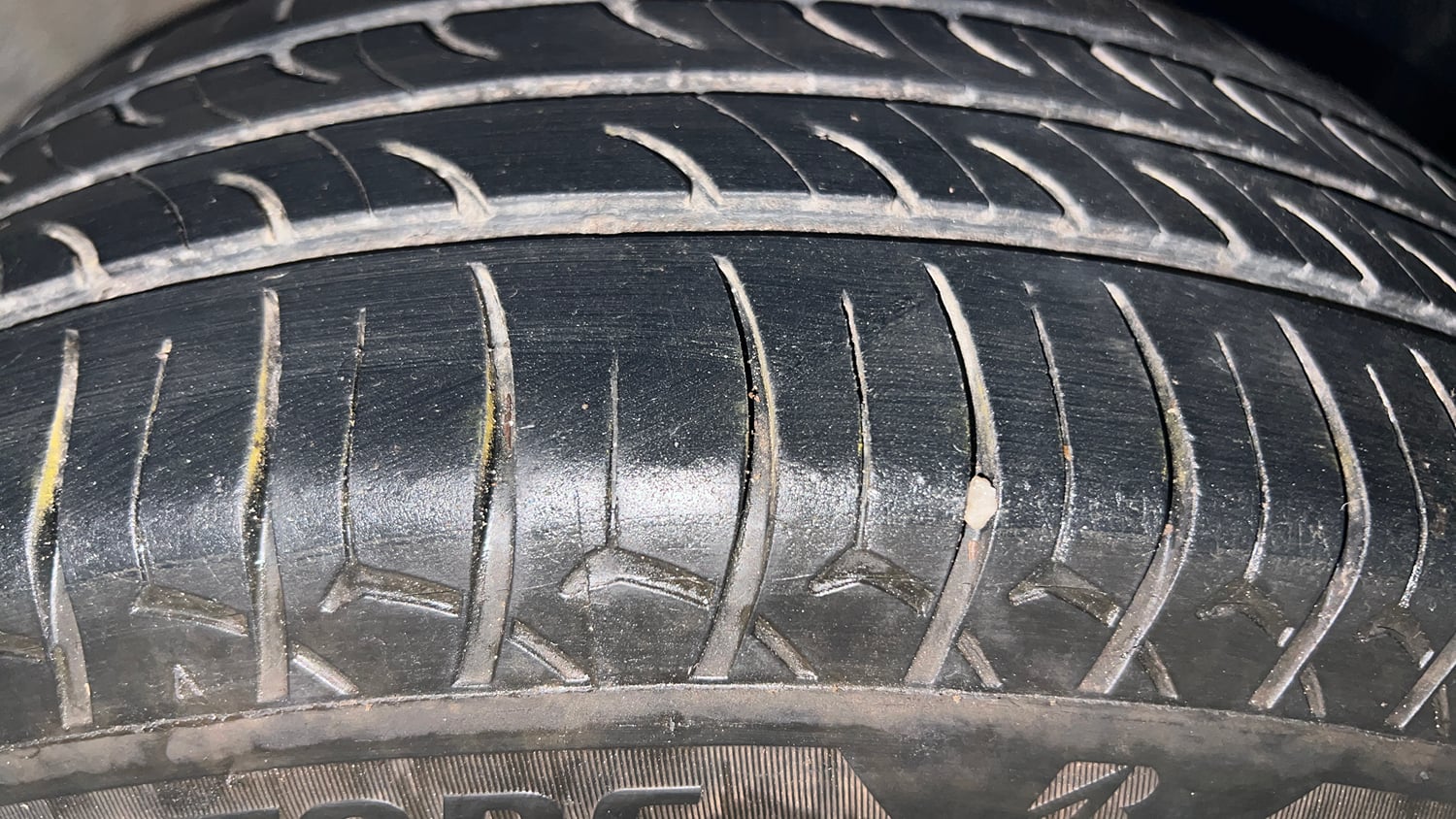 Used 2019 Hyundai Elite i20 Magna Plus 1.2 Petrol Manual tyres RIGHT FRONT TYRE TREAD VIEW