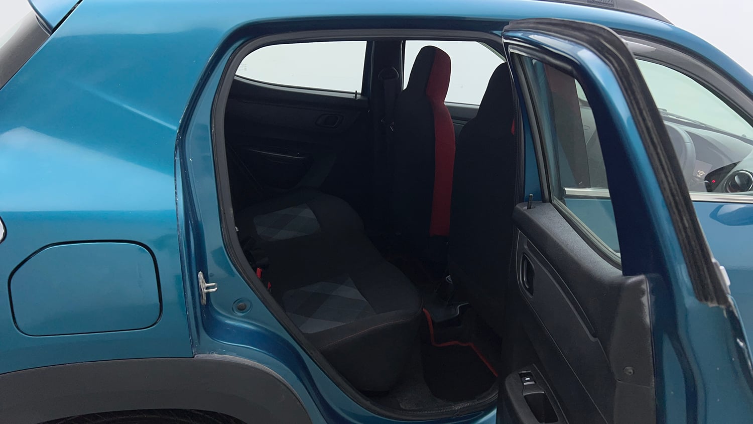 Used 2021 Renault Kwid RXT 1.0 AMT Opt Petrol Automatic interior RIGHT SIDE REAR DOOR CABIN VIEW