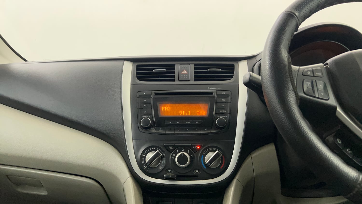 Used 2017 Maruti Suzuki Celerio ZXi AMT Petrol Automatic interior MUSIC SYSTEM & AC CONTROL VIEW