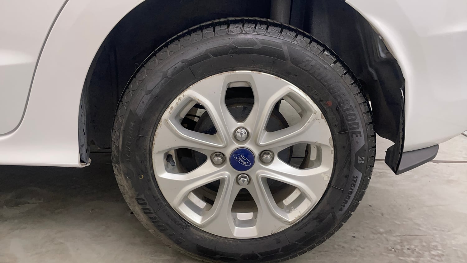 Used 2016 Ford Figo Aspire Titanium 1.2 Ti-VCT Petrol Manual tyres LEFT REAR TYRE RIM VIEW