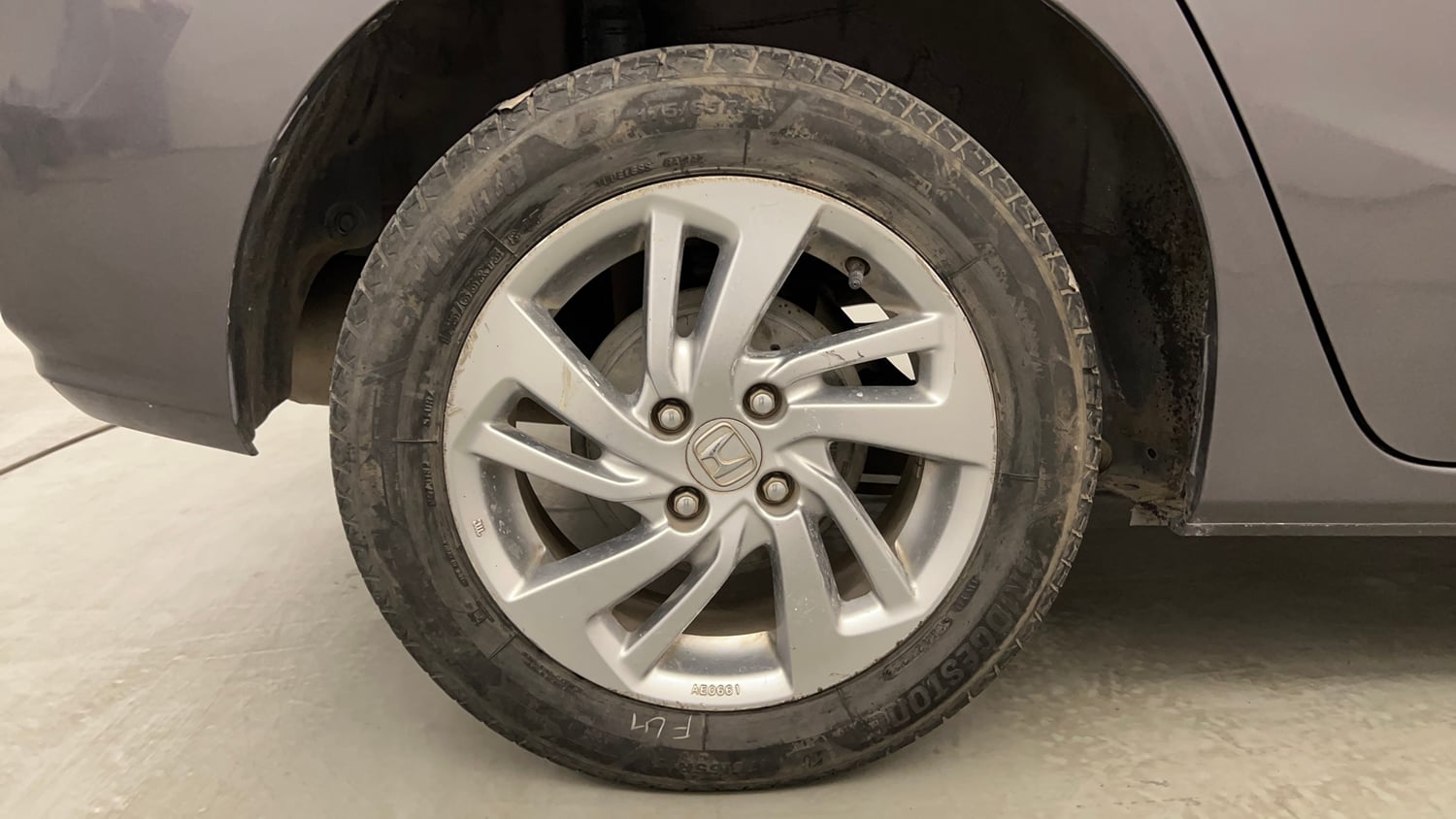 Used 2020 Honda Jazz VX CVT Petrol Automatic tyres RIGHT REAR TYRE RIM VIEW