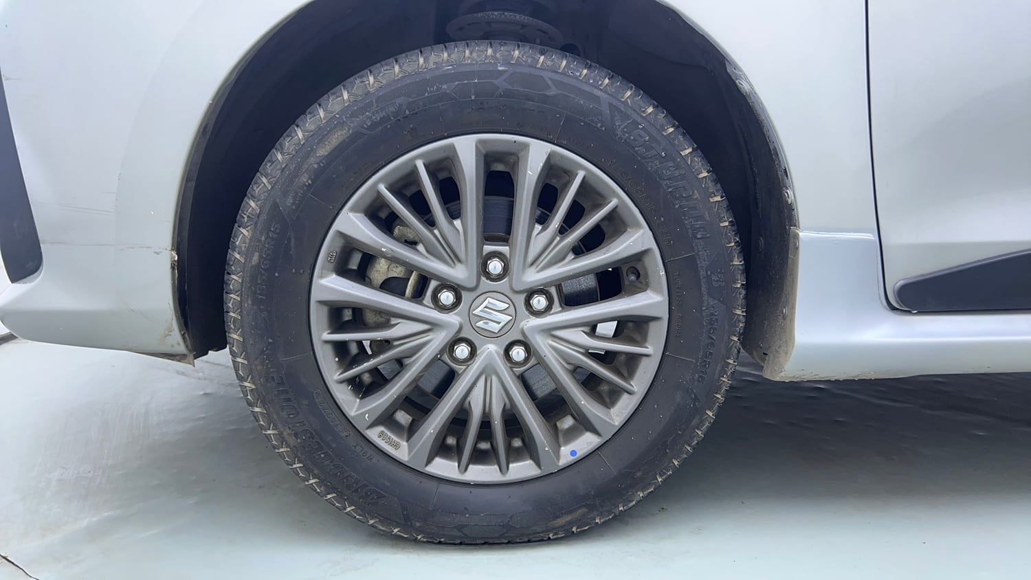 Used 2021 Maruti Suzuki New Ertiga ZXi AT Petrol Automatic tyres LEFT FRONT TYRE RIM VIEW