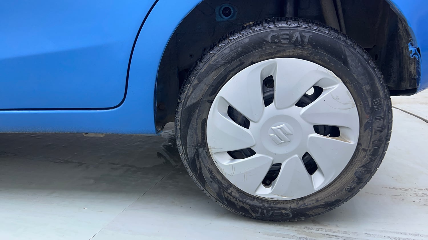 Used 2016 Maruti Suzuki Celerio ZXi AMT Petrol Automatic tyres LEFT REAR TYRE RIM VIEW