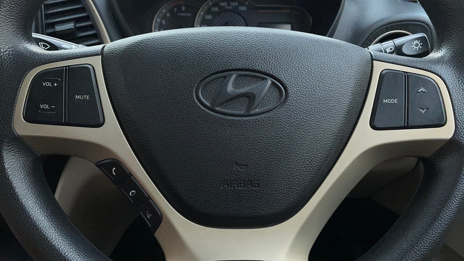 Used 2021 Hyundai Santro Sportz AMT Petrol Automatic top_features Airbags