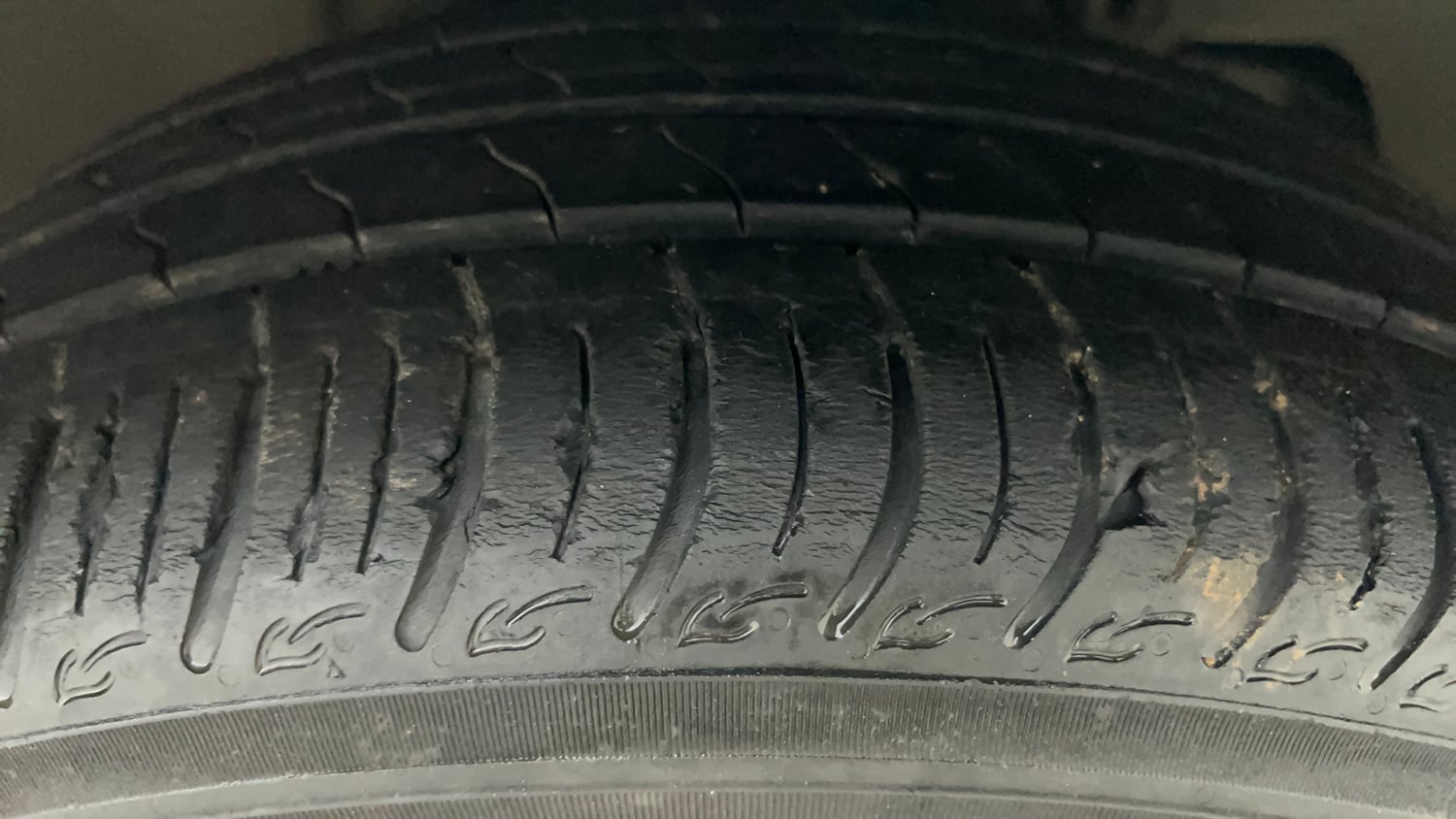 Used 2024 Tata Tiago XT CNG Cng Manual tyres RIGHT FRONT TYRE TREAD VIEW