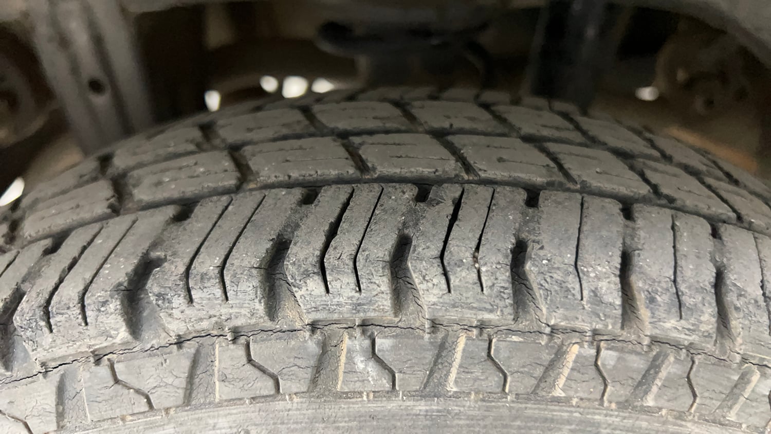 Used 2020 Maruti Suzuki Alto 800 Vxi Plus Petrol Manual tyres RIGHT REAR TYRE TREAD VIEW