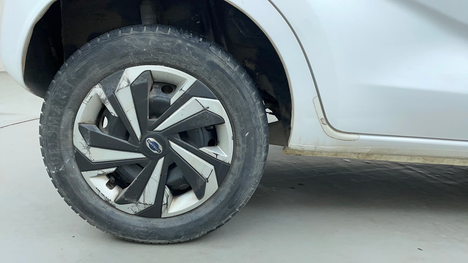 Used 2022 Datsun Redi-GO T(O) 1.0 Petrol Manual tyres RIGHT REAR TYRE RIM VIEW