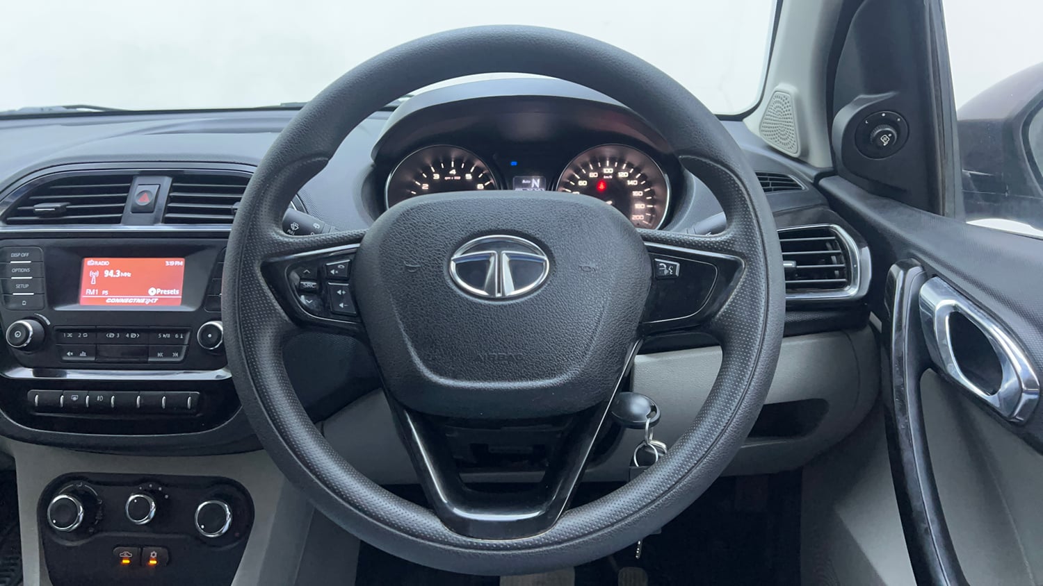 Used 2019 Tata Tiago Revotron XZA Petrol Automatic interior STEERING VIEW