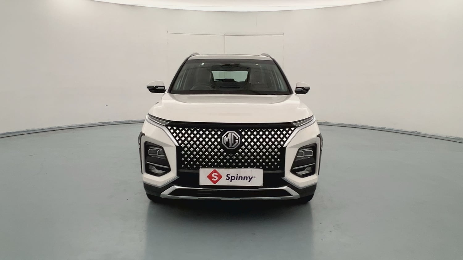Used 2023 MG Motors Hector Plus Savvy Pro 1.5 Turbo Petrol CVT 7 STR Petrol Automatic exterior FRONT VIEW