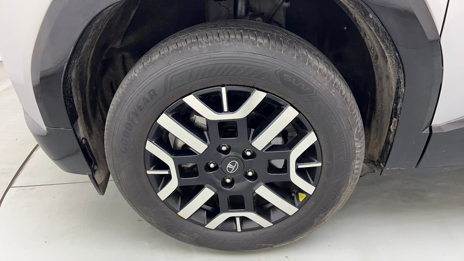 Used 2026 Tata Sierra Pure + P DCA Petrol Petrol Automatic tyres LEFT FRONT TYRE RIM VIEW