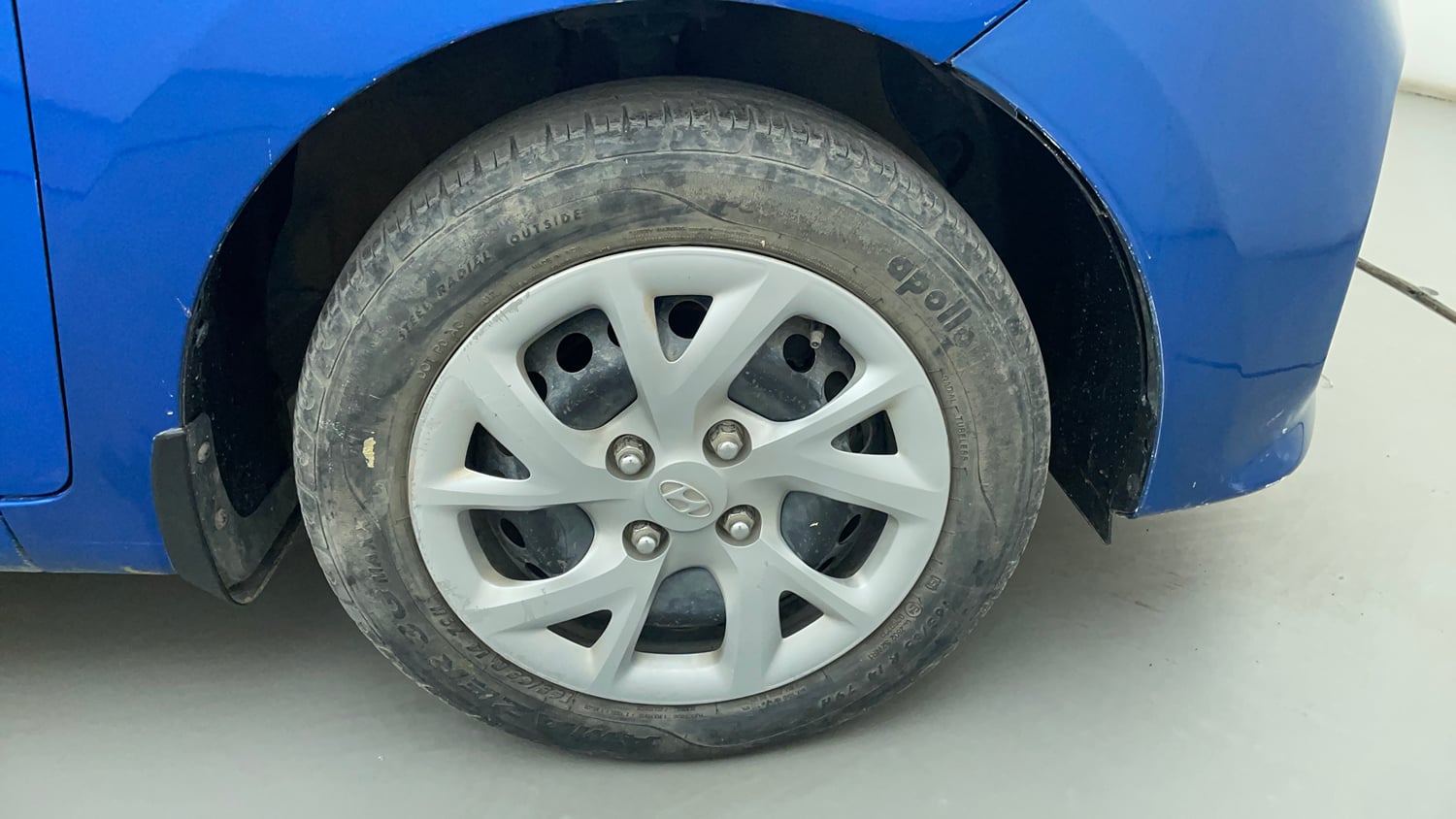 Used 2018 Hyundai Grand i10 Sportz 1.2 Kappa VTVT Petrol Manual tyres RIGHT FRONT TYRE RIM VIEW