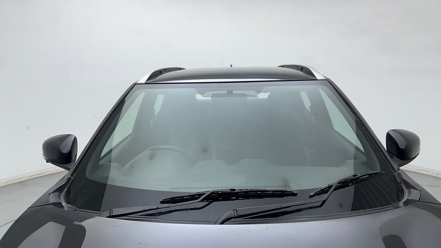 Used 2022 Nissan Magnite XV Premium Turbo CVT Petrol Automatic exterior FRONT WINDSHIELD VIEW
