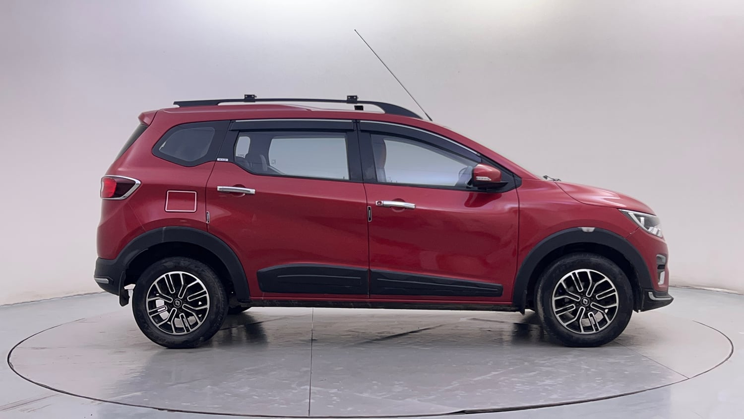 Used 2021 Renault Triber RXZ Petrol Manual exterior RIGHT SIDE VIEW