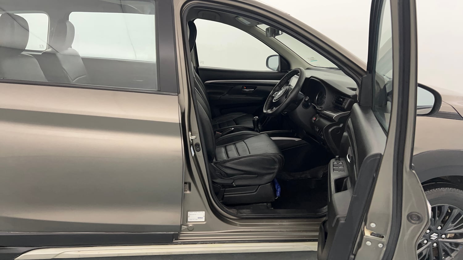 Used 2022 Maruti Suzuki XL6 Zeta MT Petrol Petrol Manual interior RIGHT SIDE FRONT DOOR CABIN VIEW