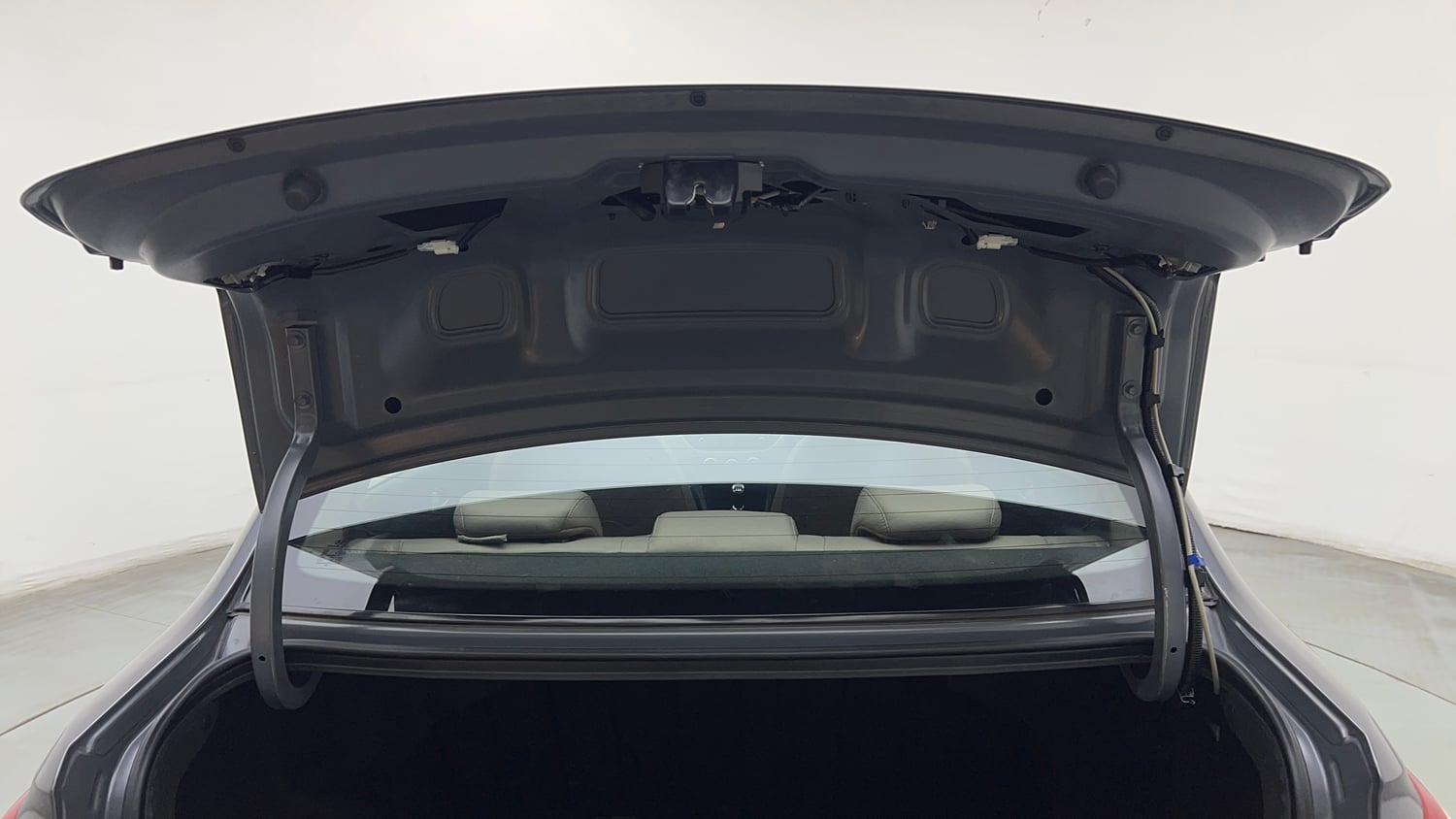 Used 2017 Hyundai Xcent SX Petrol Manual interior DICKY DOOR OPEN VIEW