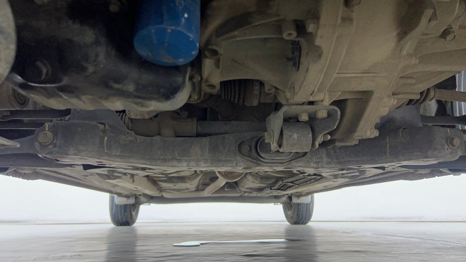 Used 2022 Hyundai Grand i10 Nios Sportz 1.2 Kappa VTVT CNG Cng Manual extra FRONT LEFT UNDERBODY VIEW