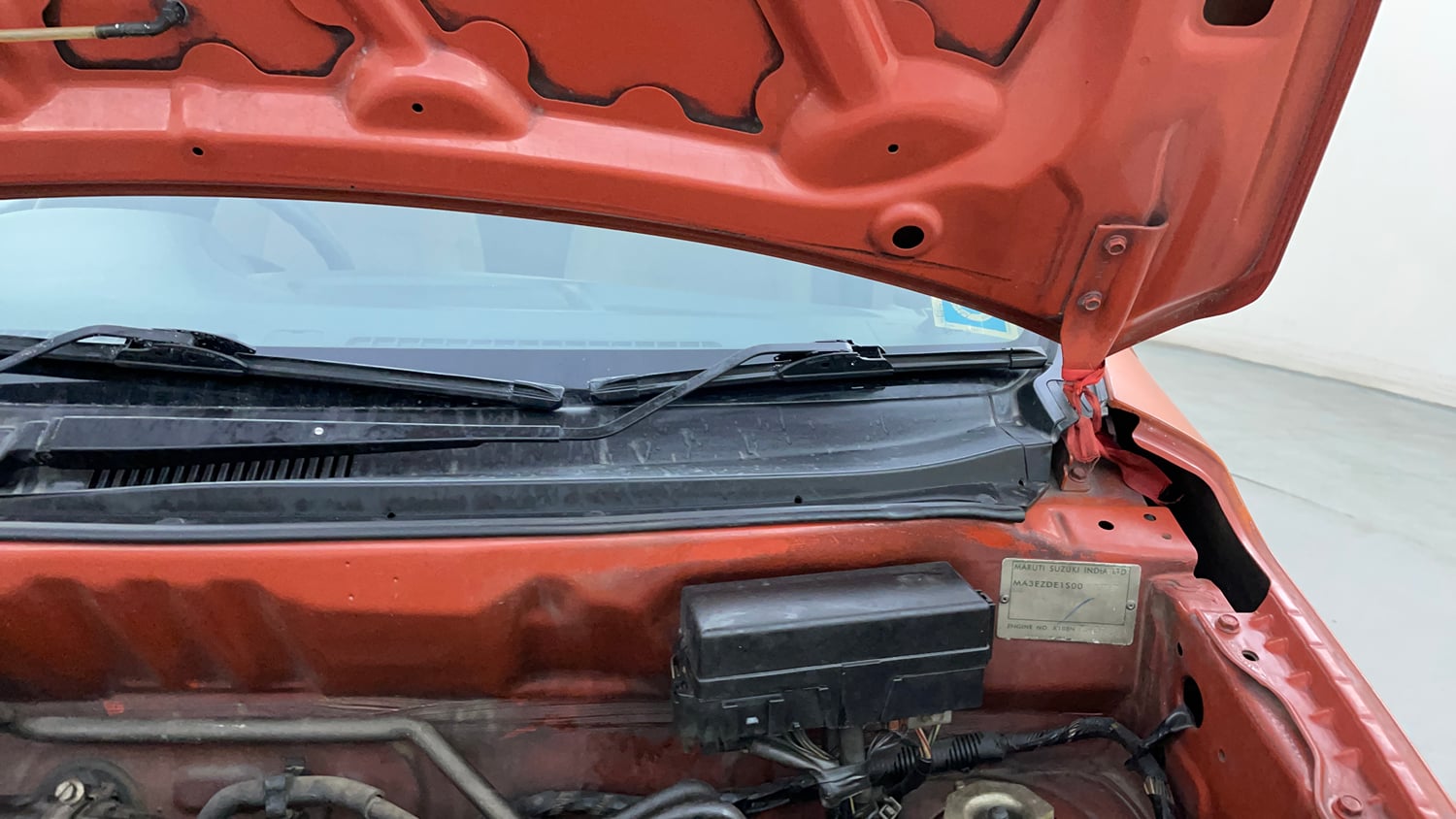 Used 2015 Maruti Suzuki Alto K10 VXi AMT Petrol Automatic engine ENGINE LEFT SIDE HINGE & APRON VIEW
