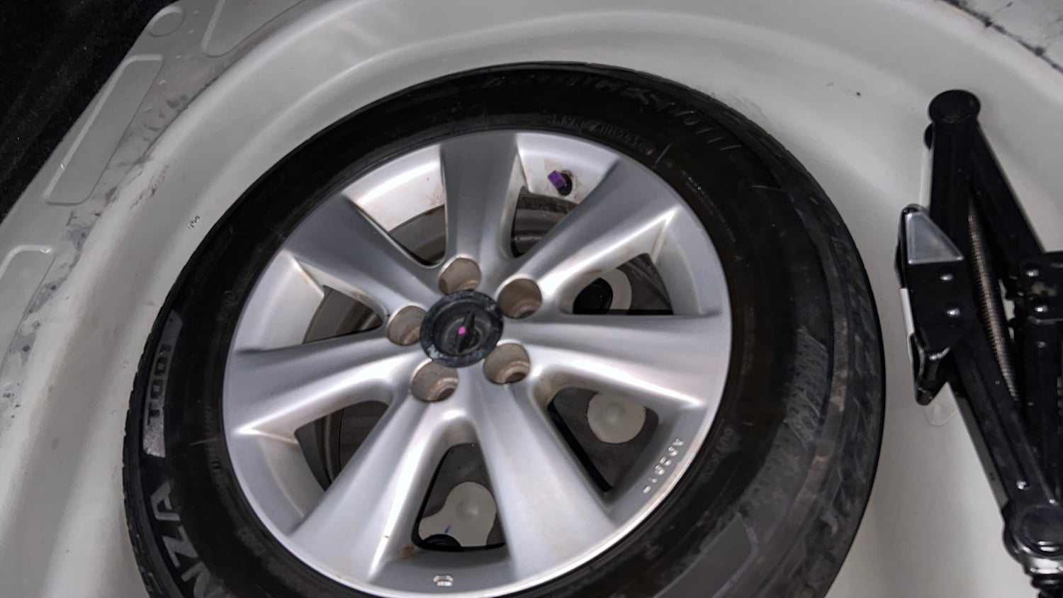 Used 2015 Toyota Corolla Altis G Petrol Petrol Manual tyres SPARE TYRE VIEW