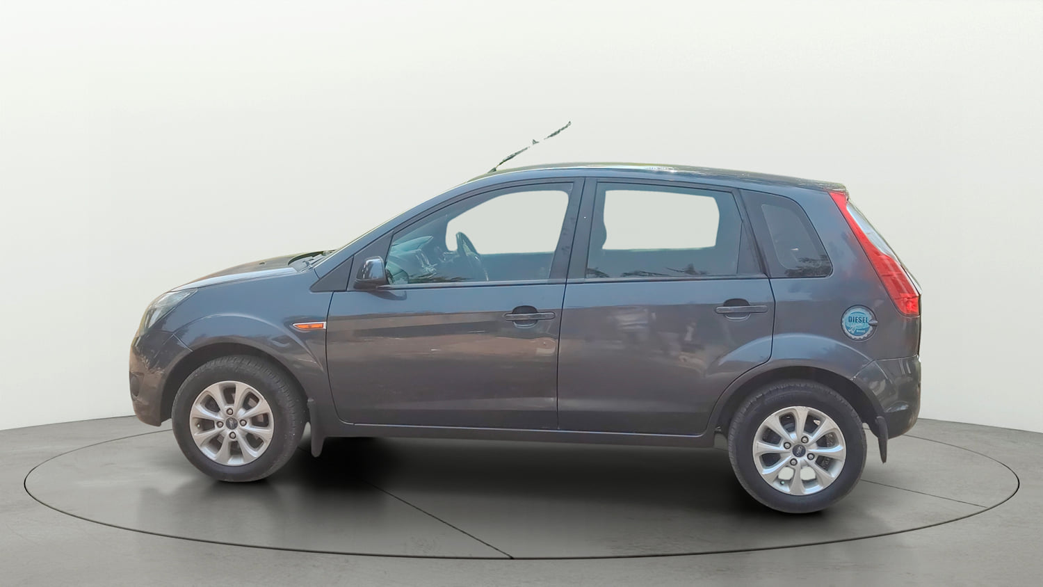 Used 2012 Ford Figo Duratorq Diesel Titanium 1.4 Diesel Manual exterior LEFT SIDE VIEW