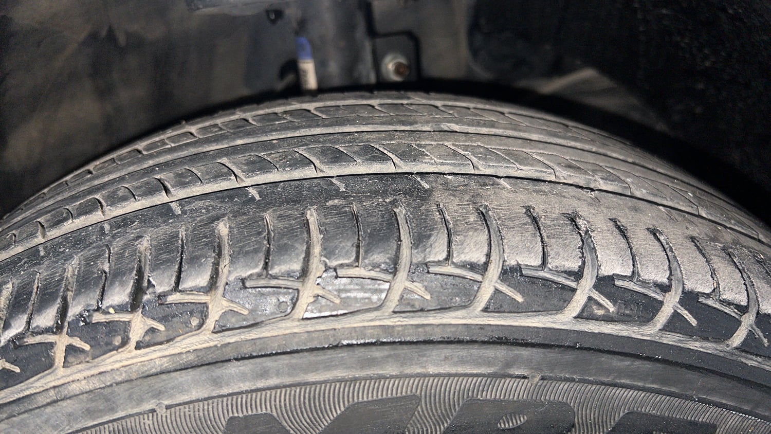 Used 2019 null Petrol Automatic tyres RIGHT FRONT TYRE TREAD VIEW