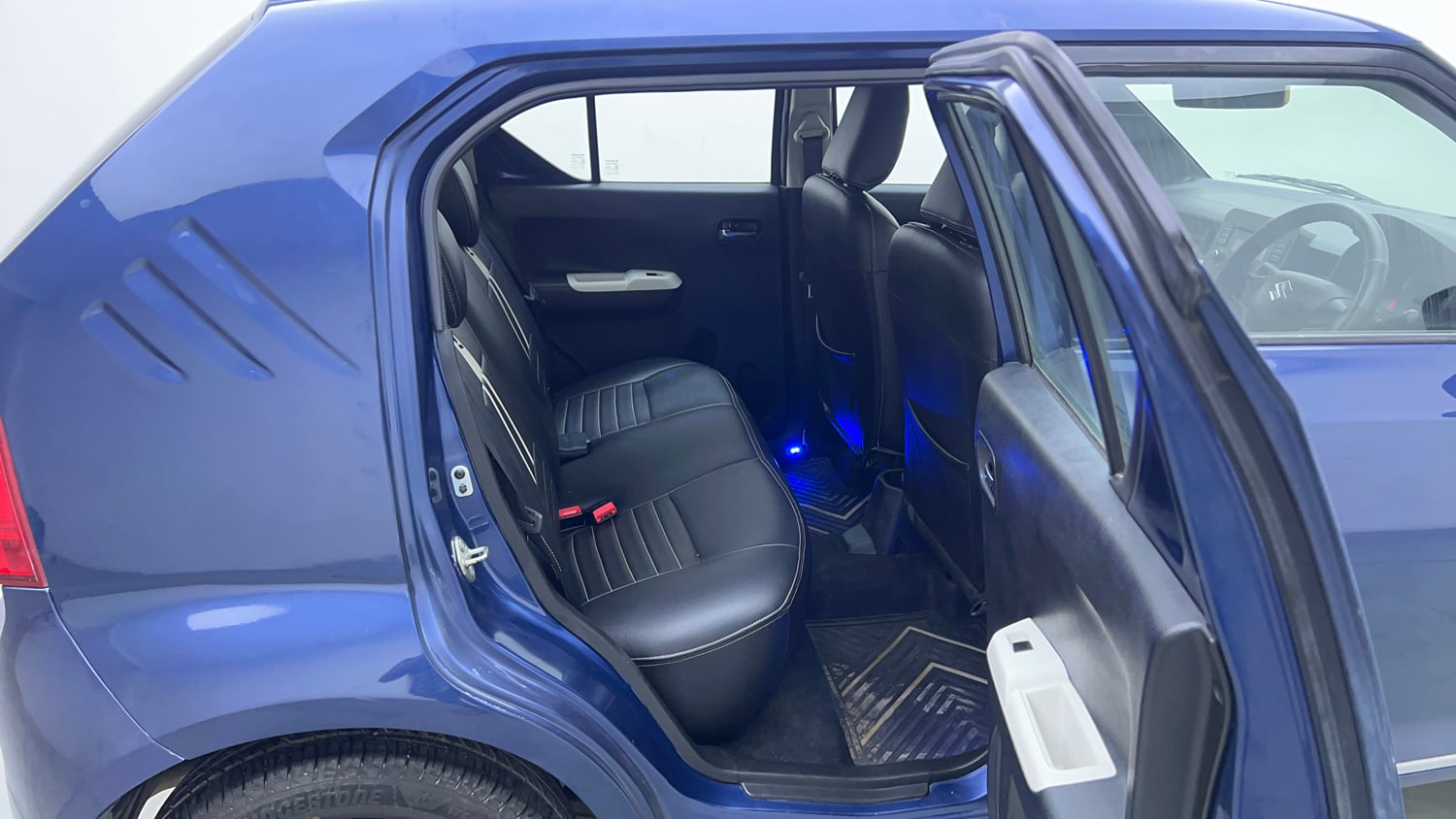Used 2018 Maruti Suzuki Ignis Delta 1.2 AMT Petrol Automatic interior RIGHT SIDE REAR DOOR CABIN VIEW
