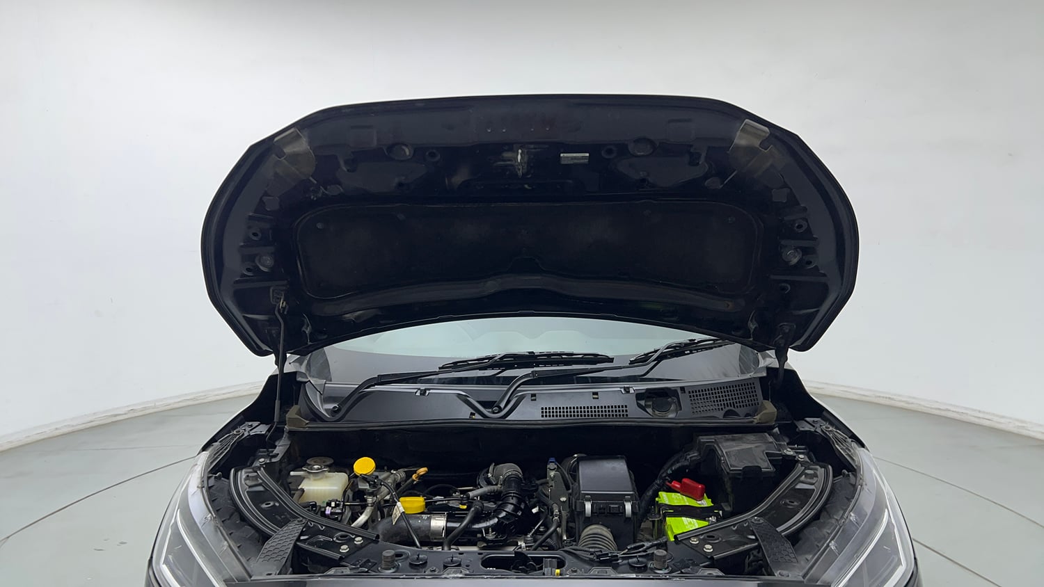 Used 2022 Nissan Magnite XV Premium Turbo CVT Petrol Automatic engine ENGINE & BONNET OPEN FRONT VIEW