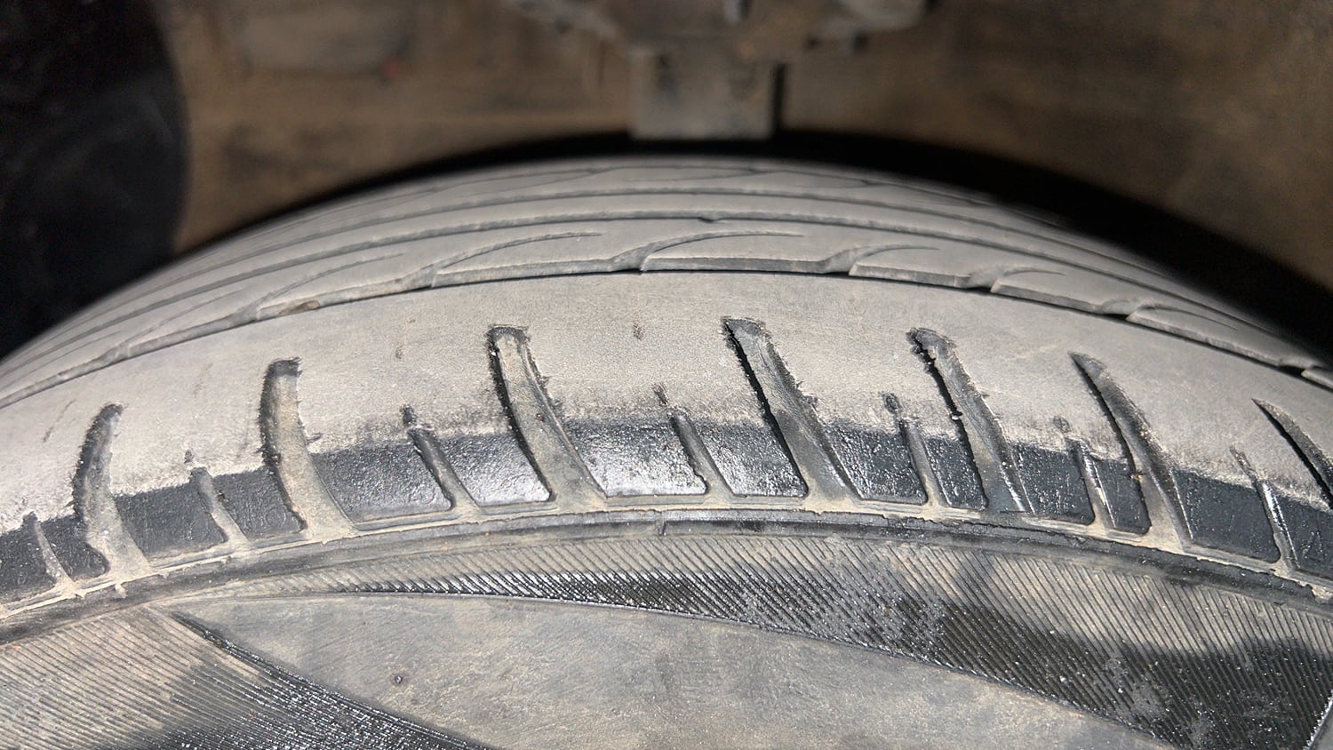 Used 2014 Hyundai Xcent SX 1.2 (O) Petrol Manual tyres LEFT FRONT TYRE TREAD VIEW