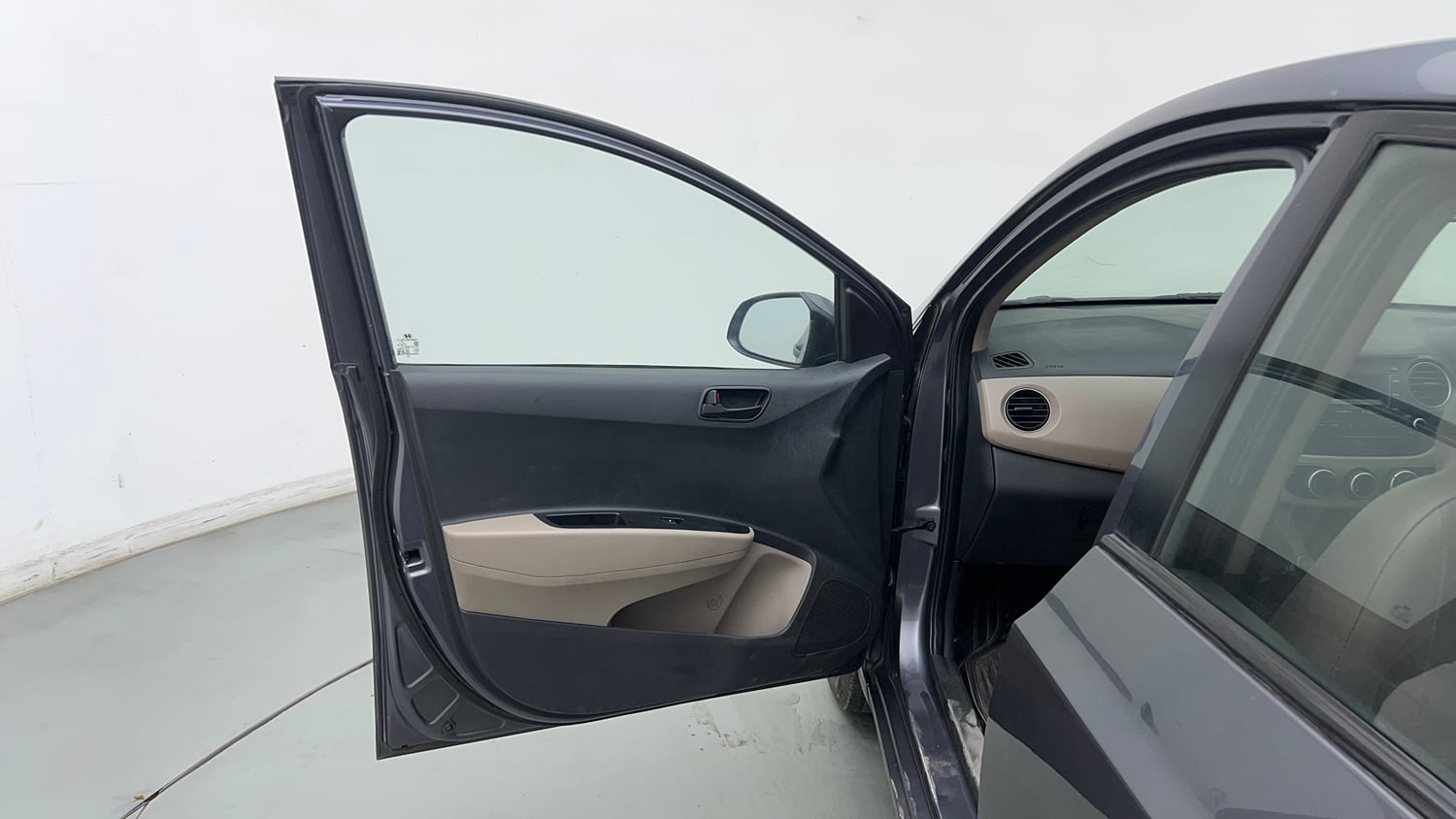 Used 2018 Hyundai Xcent E+ CNG (Outside Fitted) Cng Manual interior LEFT FRONT DOOR OPEN VIEW