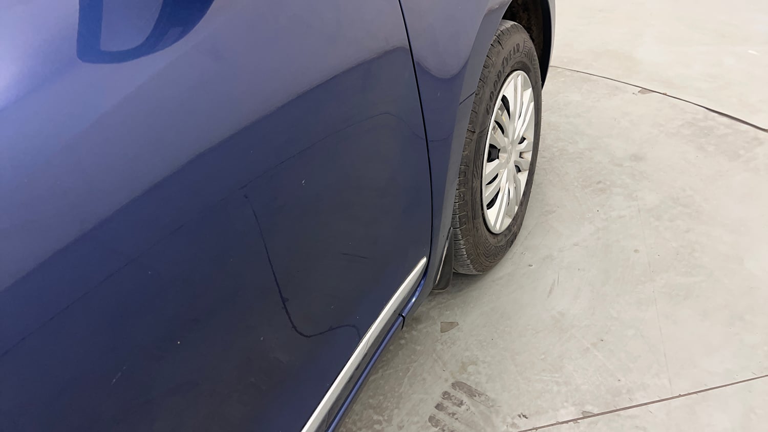 Used 2018 Maruti Suzuki Dzire VXi Petrol Manual dents MINOR SCRATCH