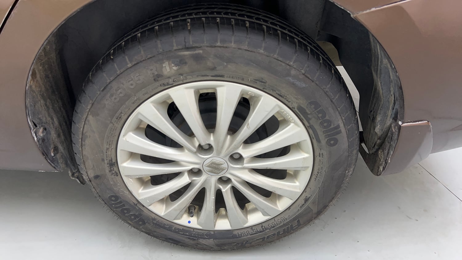 Used 2016 Maruti Suzuki Ciaz ZXi Petrol Manual tyres LEFT REAR TYRE RIM VIEW