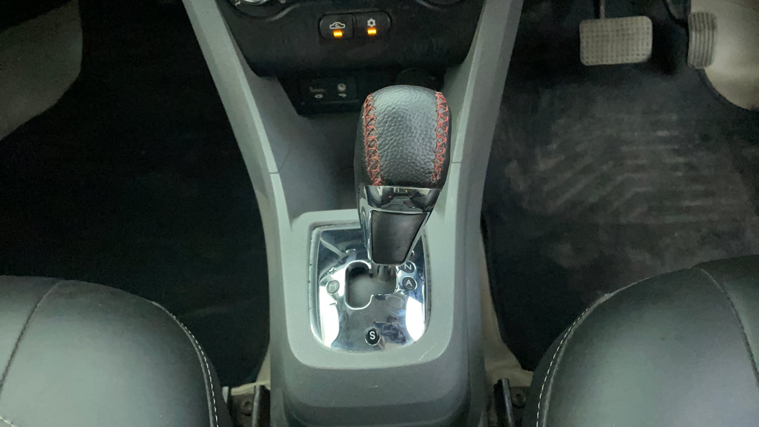 Used 2019 Tata Tigor Revotron XZA Petrol Automatic interior GEAR  KNOB VIEW
